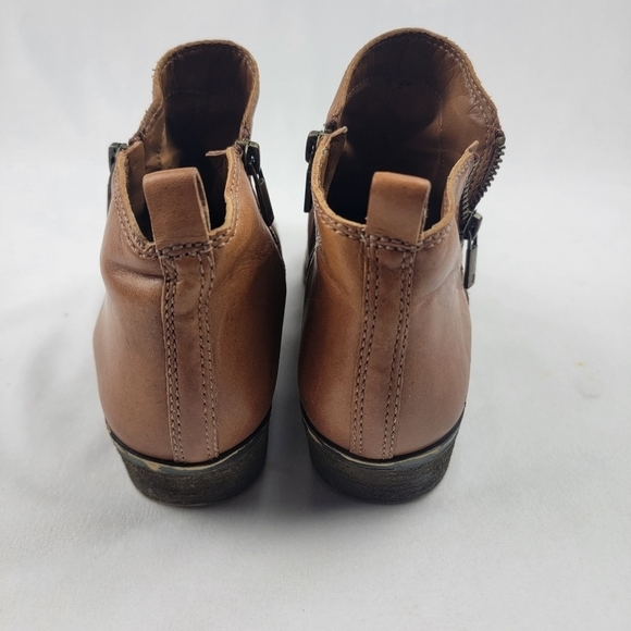 Lucky Brand LK-Basel tan genuine leather zip up ankle booties - Picture 5 of 9